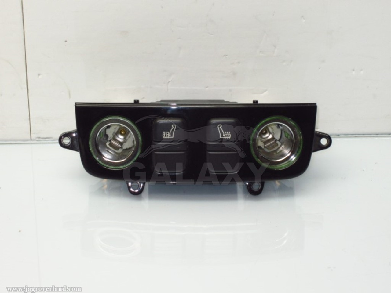 05-09 XJ 8 R Rear Heated Seat Switch And Lighter 2W93-14D695
